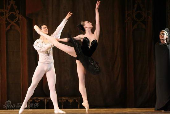 "Beauty" Zakharova presents the contemporary charm of ballet