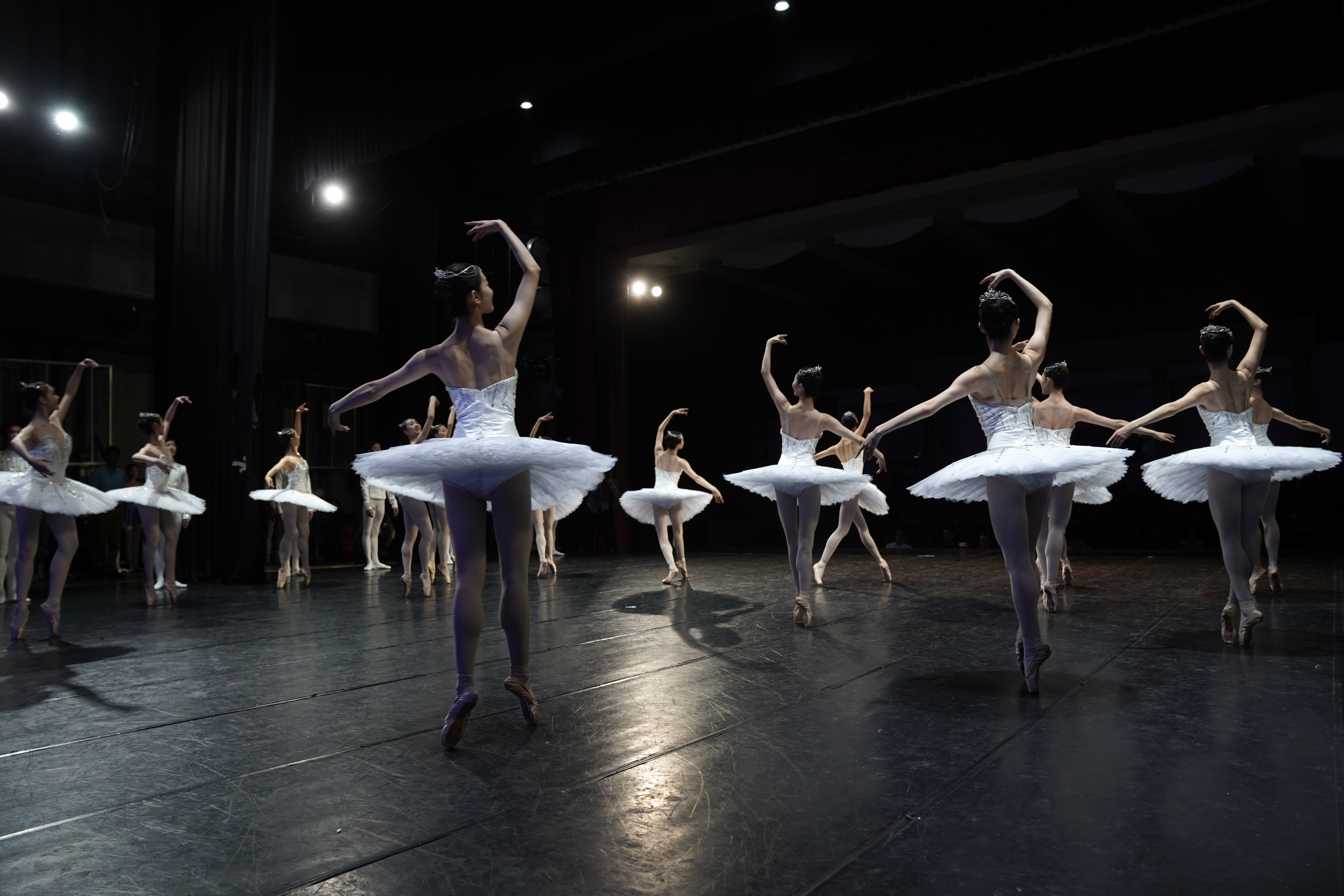 Guangzhou Ballet Theatre“Flag”won the 13th China Dance“Lotus Award” Dance Drama Award